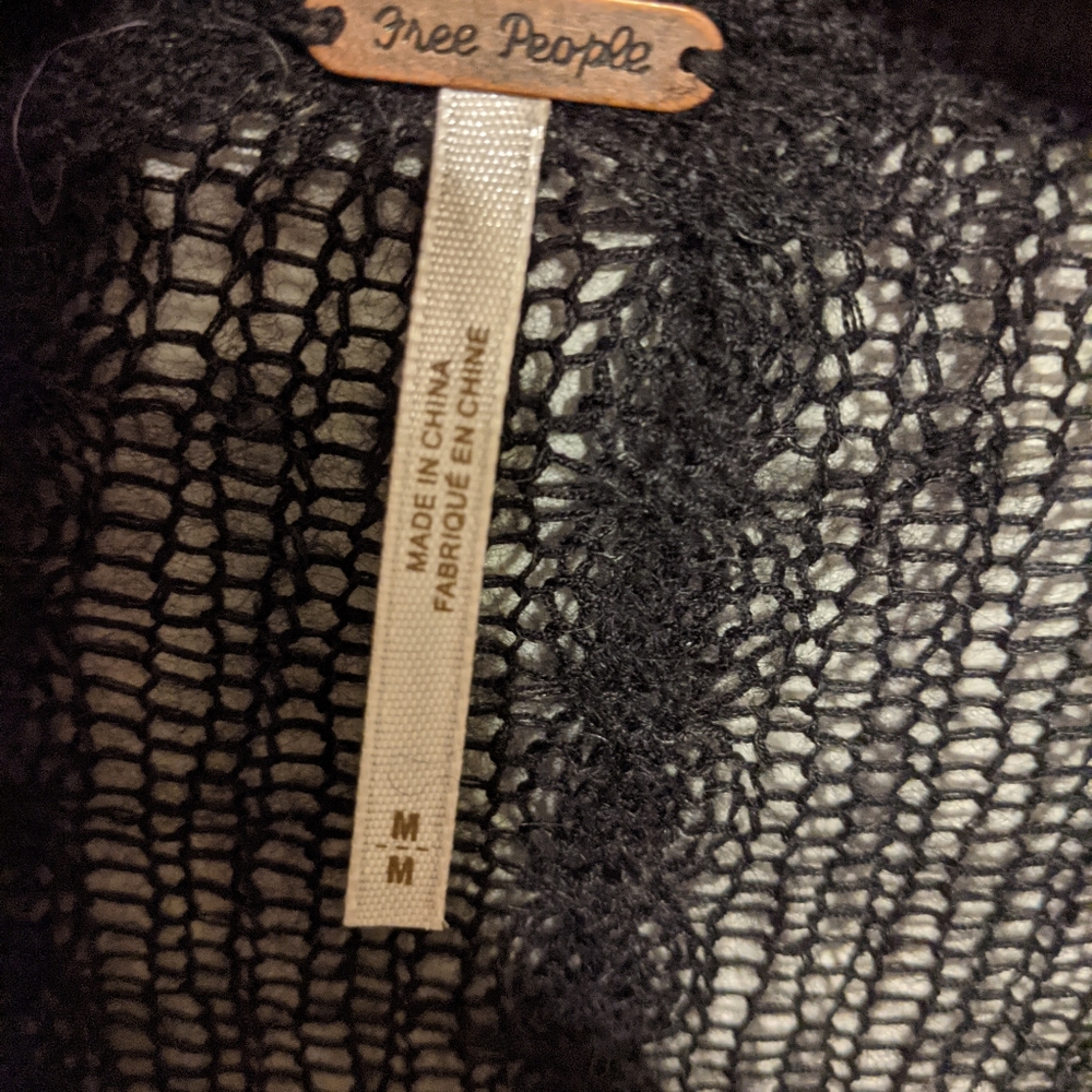 Free People Black 🖤 pull over sweater - Picture 7 of 10